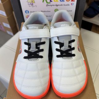 Mustang Free Botas Fútbol Multitaco Blanca